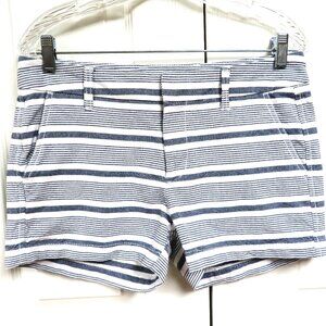 Khakis by GAP Girlfriend Shorts Size 6 Blue & White Stripe